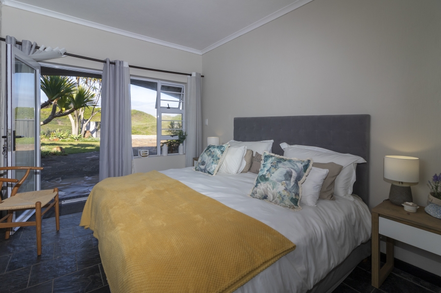 5 Bedroom Property for Sale in West Beach Eastern Cape